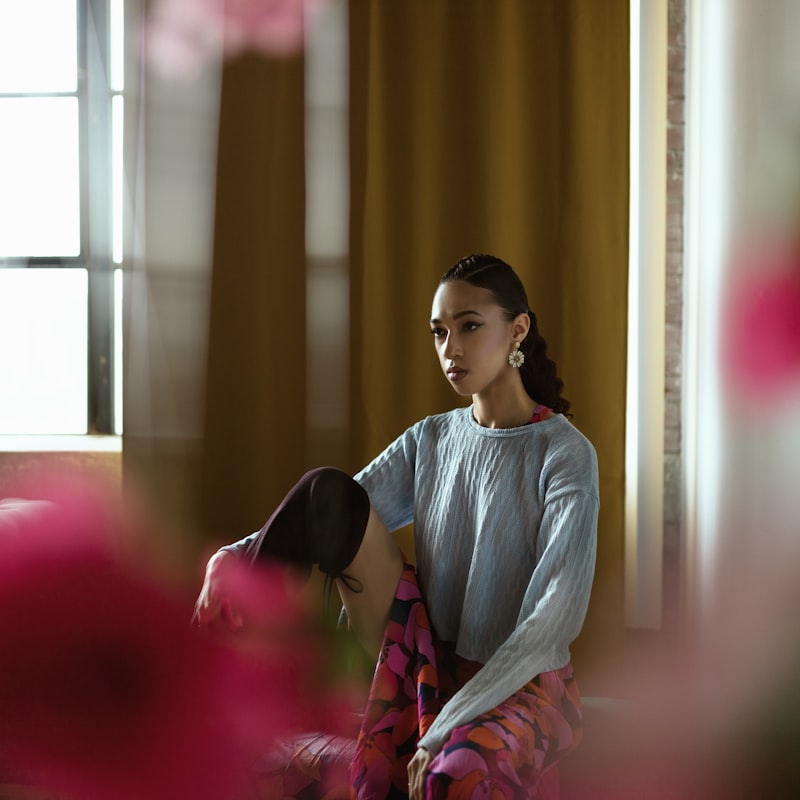 Look 09 — charcoal layered ensemble with soft structure